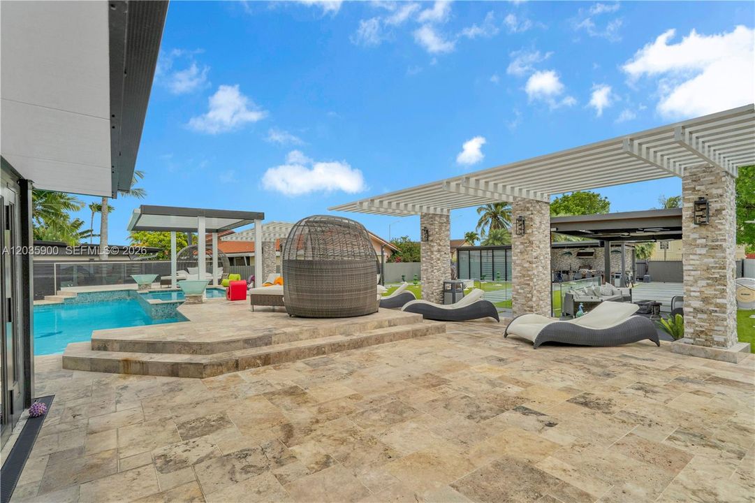 For Sale: $2,799,000 (5 beds, 4 baths, 2617 Square Feet)