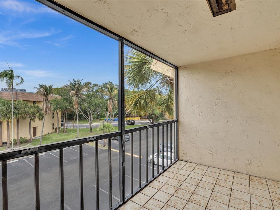 Screened Balcony
