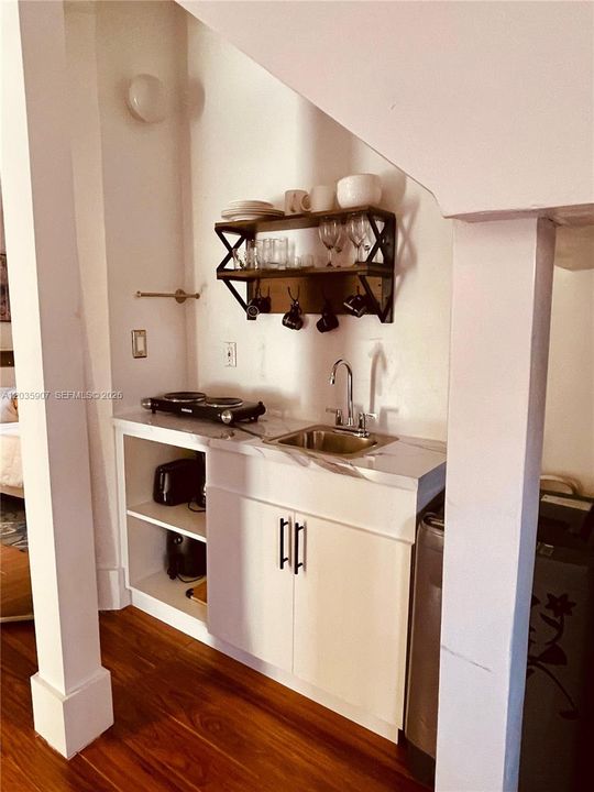 В аренду: $10,800 (6 спален, 4 ванн, 3979 Квадратных фут)