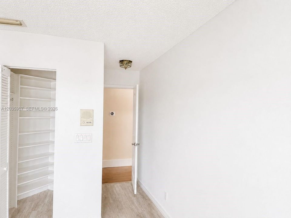 В аренду: $10,800 (6 спален, 4 ванн, 3979 Квадратных фут)