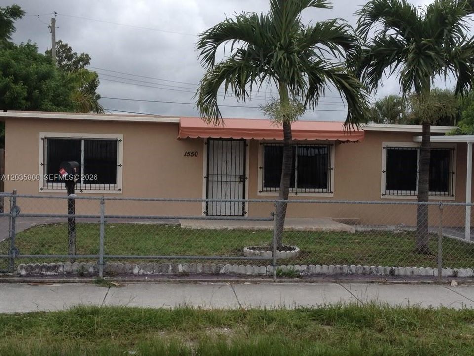 For Sale: $670,000 (4 beds, 3 baths, 1387 Square Feet)
