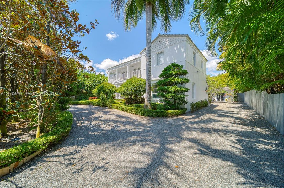 For Sale: $6,300,000 (4 beds, 4 baths, 3168 Square Feet)