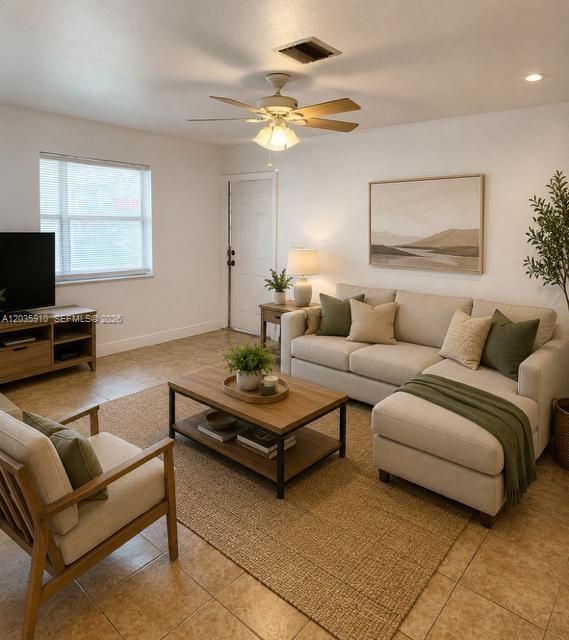For Rent: $2,300 (2 beds, 1 baths, 2570 Square Feet)