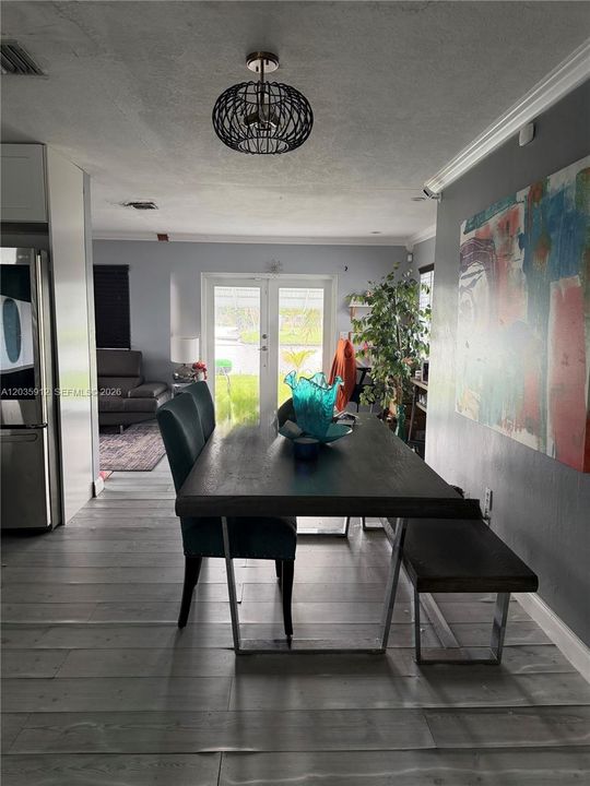 For Sale: $455,000 (2 beds, 2 baths, 1376 Square Feet)
