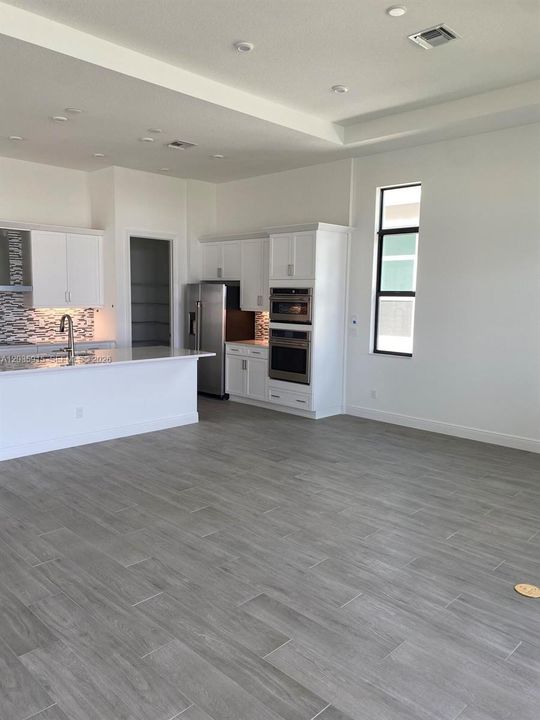 В аренду: $4,000 (3 спален, 3 ванн, 2129 Квадратных фут)