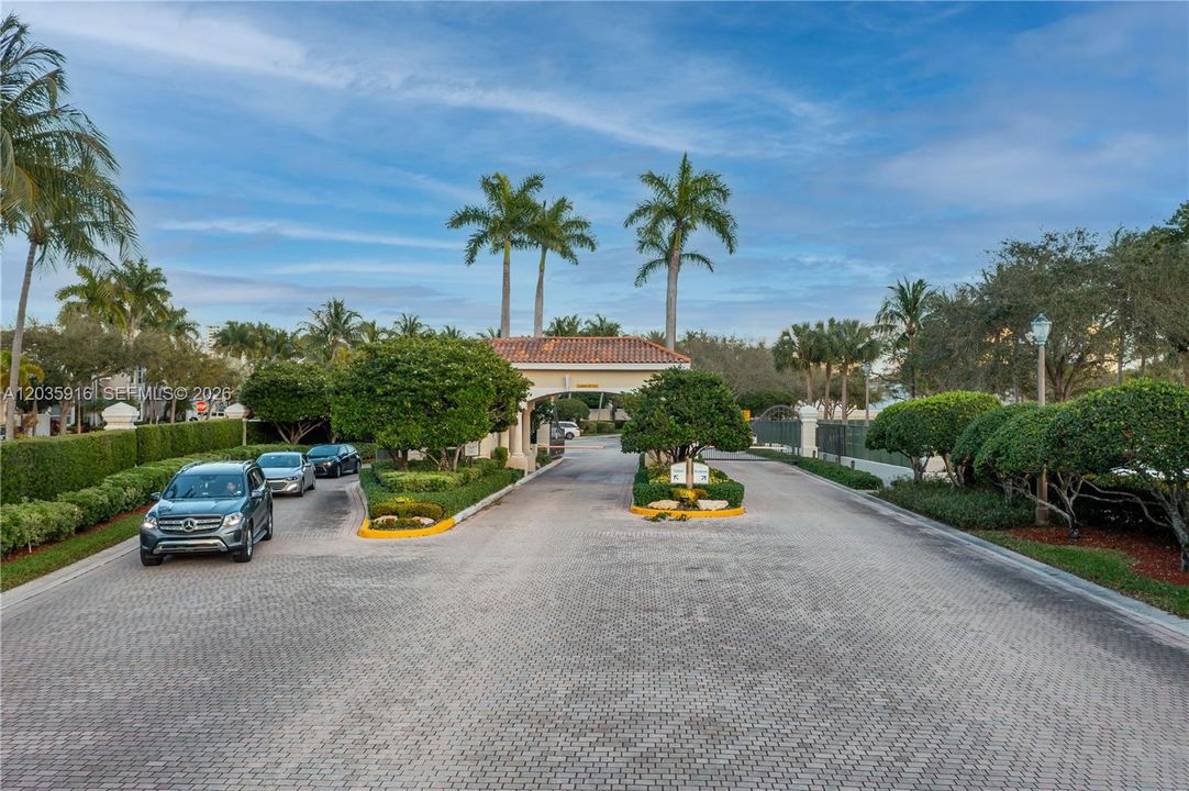 For Rent: $15,000 (4 beds, 4 baths, 4685 Square Feet)