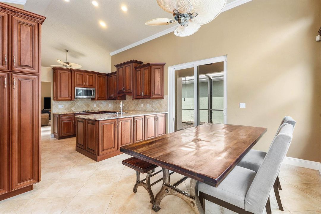 Eat in Kitchen