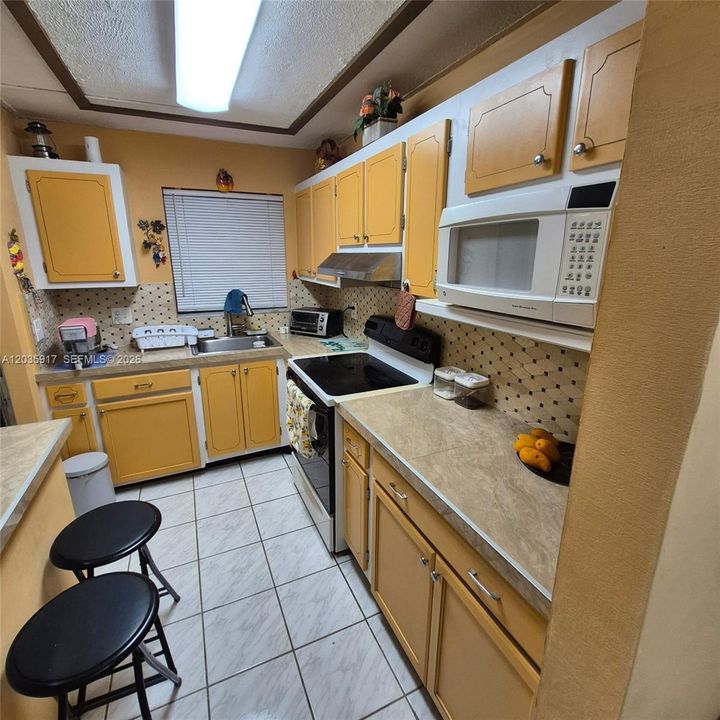 На продажу: $120,000 (2 спален, 2 ванн, 850 Квадратных фут)