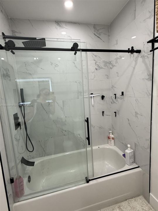En Renta: $4,300 (4 camas, 3 baños, 2327 Pies cuadrados)