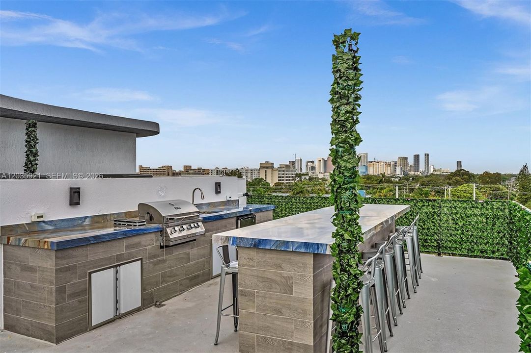 For Rent: $4,980 (3 beds, 3 baths, 1724 Square Feet)