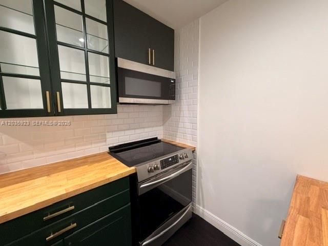 В аренду: $2,800 (2 спален, 1 ванн, 1227 Квадратных фут)
