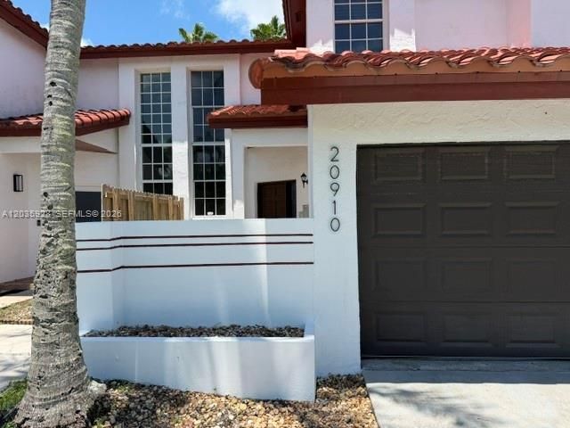 For Rent: $2,800 (3 beds, 2 baths, 1731 Square Feet)