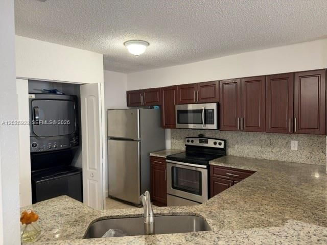 For Rent: $2,800 (3 beds, 2 baths, 1731 Square Feet)