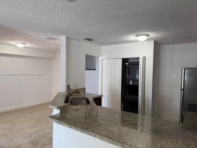 For Rent: $2,800 (3 beds, 2 baths, 1731 Square Feet)