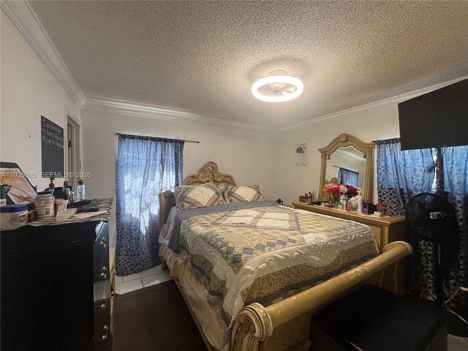 En Venta: $384,990 (3 camas, 2 baños, 1116 Pies cuadrados)