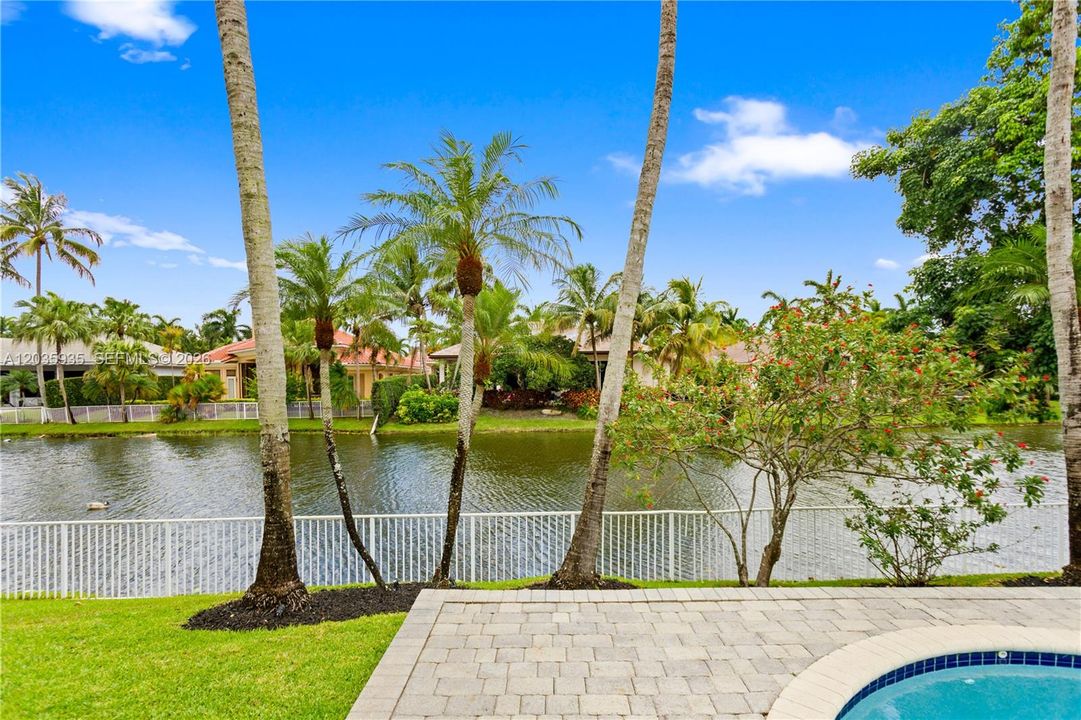 En Venta: $1,649,000 (4 camas, 2 baños, 2833 Pies cuadrados)