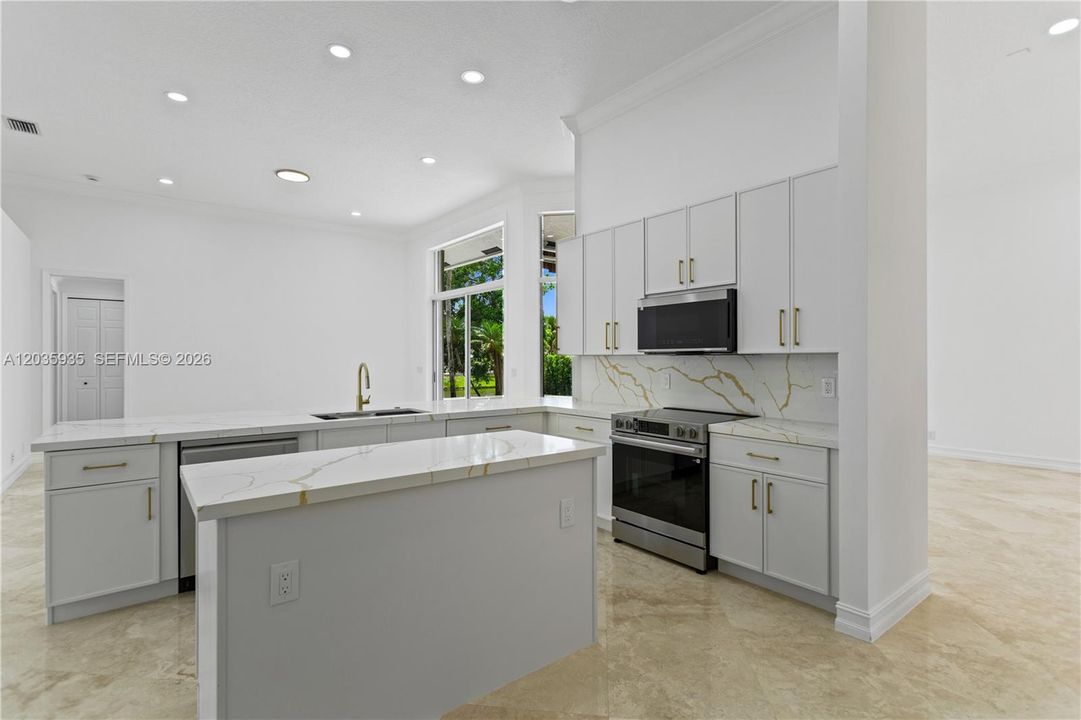 En Venta: $1,649,000 (4 camas, 2 baños, 2833 Pies cuadrados)