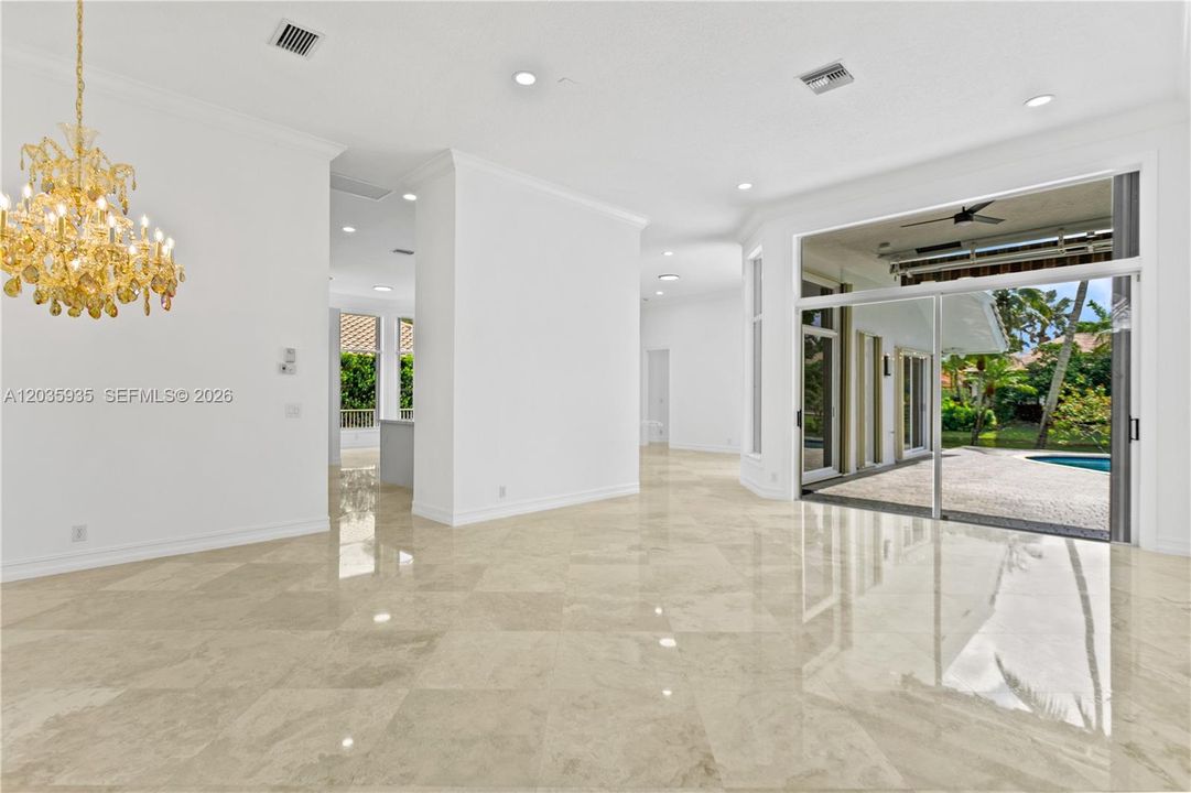 En Venta: $1,649,000 (4 camas, 2 baños, 2833 Pies cuadrados)