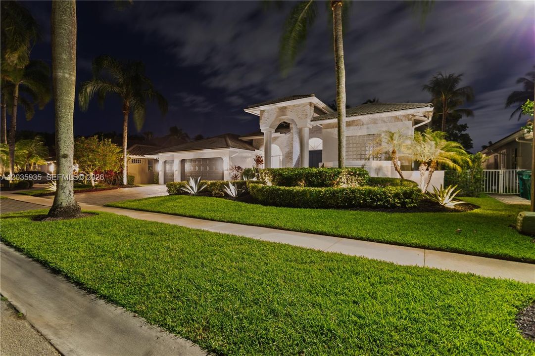 En Venta: $1,649,000 (4 camas, 2 baños, 2833 Pies cuadrados)