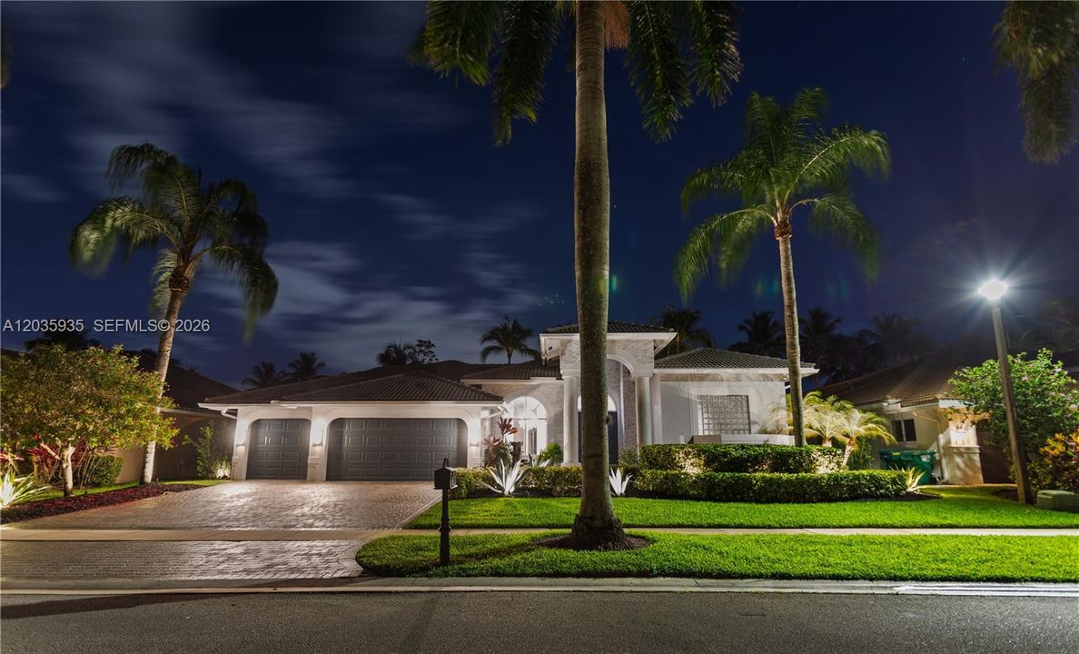 En Venta: $1,649,000 (4 camas, 2 baños, 2833 Pies cuadrados)