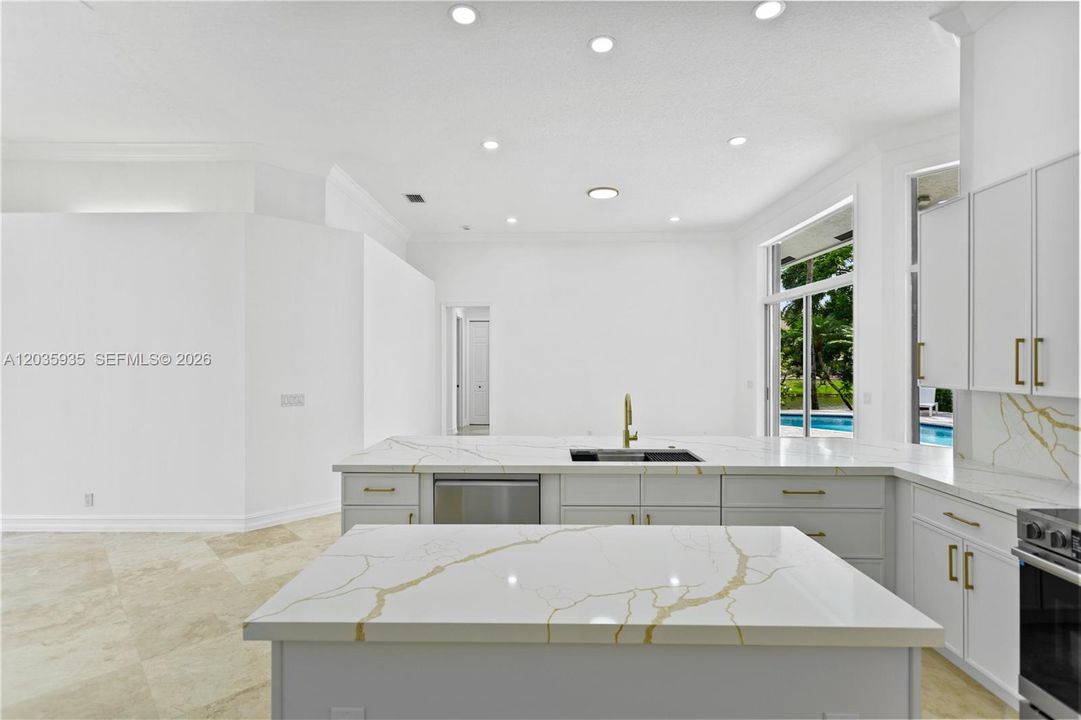 En Venta: $1,649,000 (4 camas, 2 baños, 2833 Pies cuadrados)