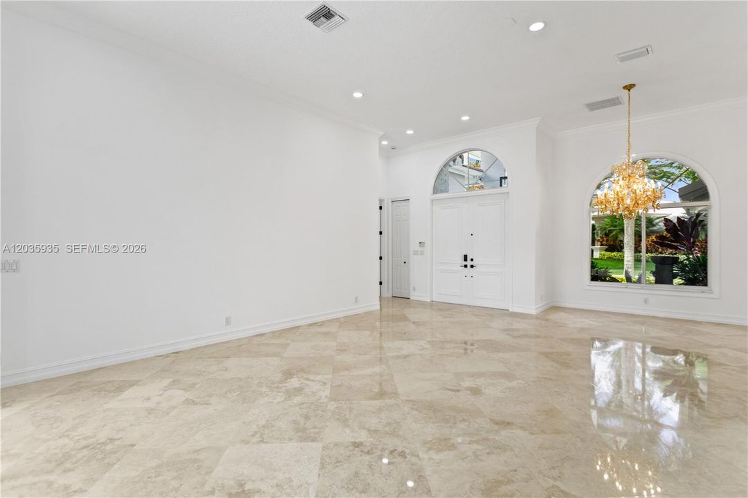 ENTRY AND LIVING RM