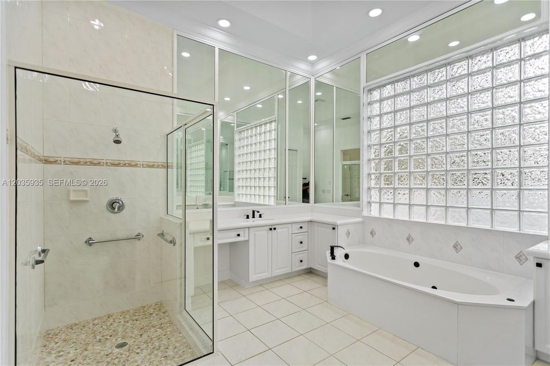 En Venta: $1,649,000 (4 camas, 2 baños, 2833 Pies cuadrados)