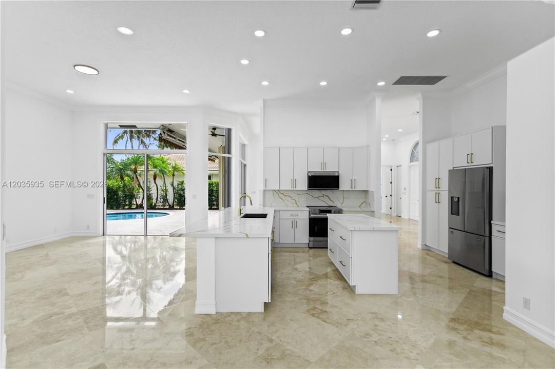 En Venta: $1,649,000 (4 camas, 2 baños, 2833 Pies cuadrados)