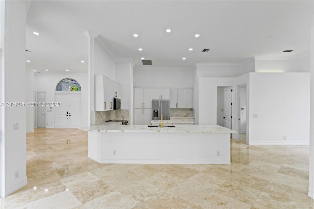 En Venta: $1,649,000 (4 camas, 2 baños, 2833 Pies cuadrados)
