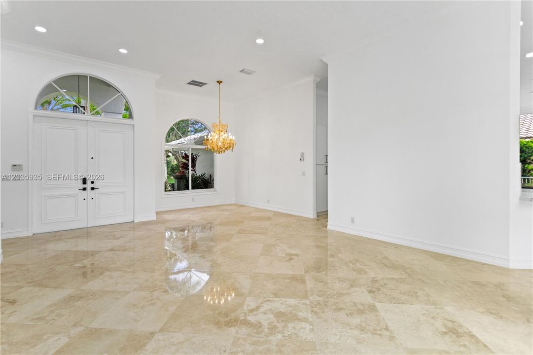 En Venta: $1,649,000 (4 camas, 2 baños, 2833 Pies cuadrados)