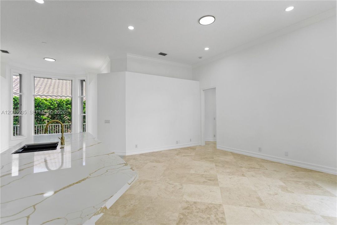 En Venta: $1,649,000 (4 camas, 2 baños, 2833 Pies cuadrados)