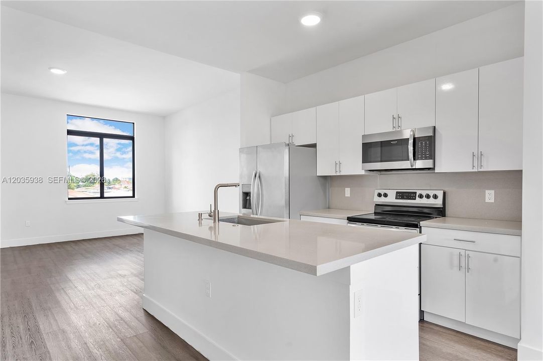 For Rent: $3,200 (3 beds, 2 baths, 1600 Square Feet)