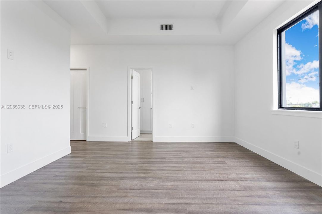 For Rent: $3,200 (3 beds, 2 baths, 1600 Square Feet)
