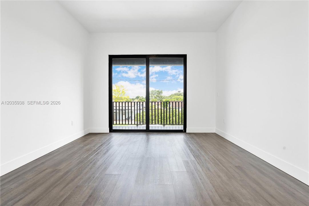 For Rent: $3,200 (3 beds, 2 baths, 1600 Square Feet)