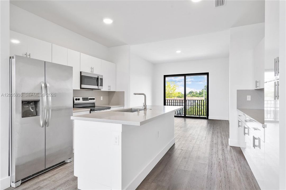 For Rent: $3,200 (3 beds, 2 baths, 1600 Square Feet)