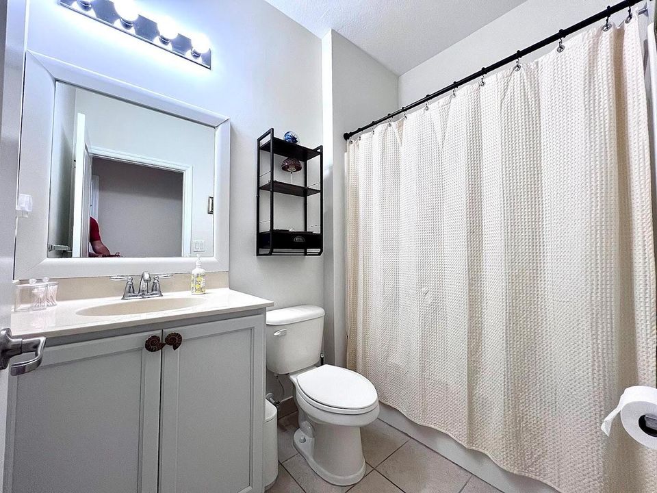 2nd Full Bathroom