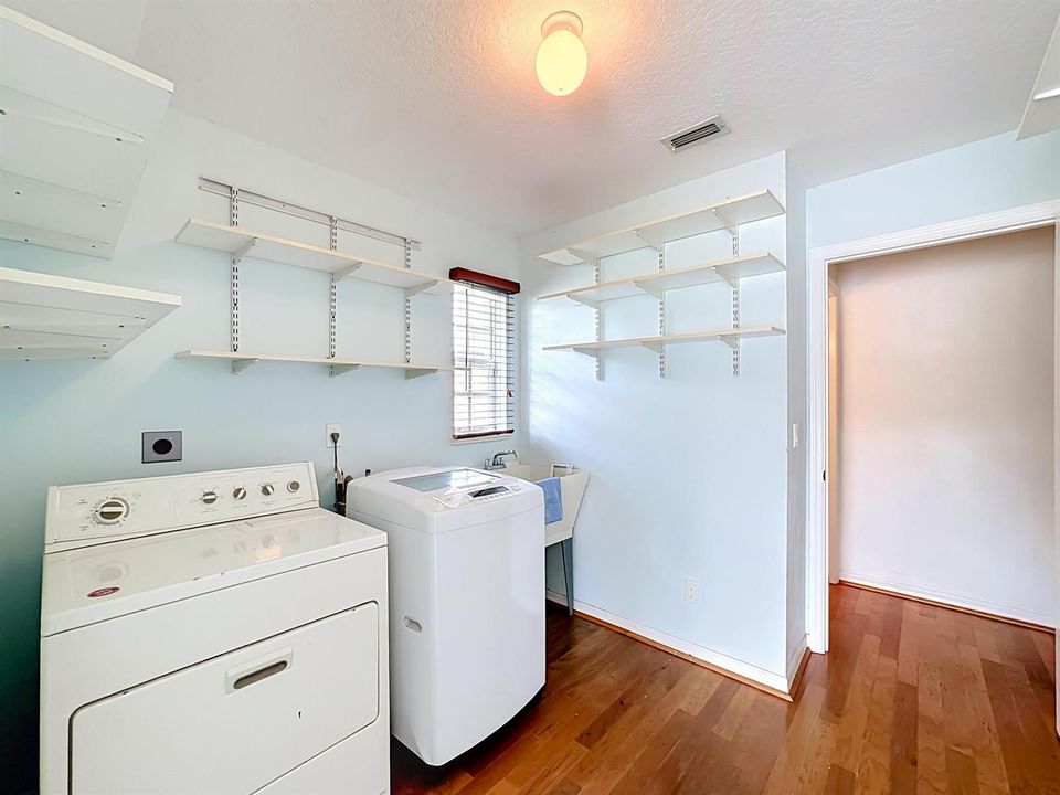 6416 Las Palmas Way-53