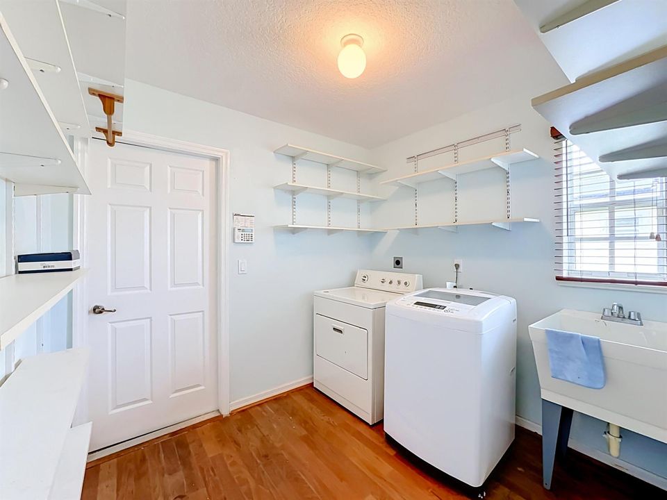 6416 Las Palmas Way-52