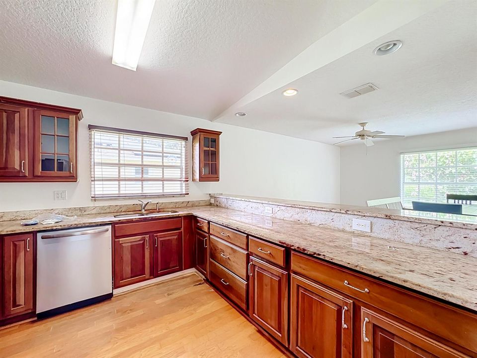 6416 Las Palmas Way-25