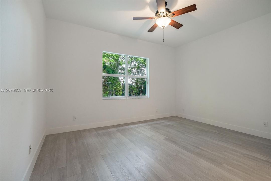 Activo con contrato: $5,350 (4 camas, 2 baños, 2172 Pies cuadrados)