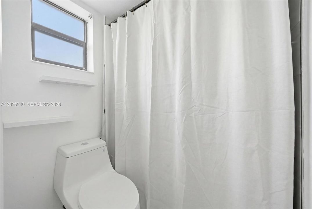 For Sale: $255,000 (2 beds, 2 baths, 1120 Square Feet)