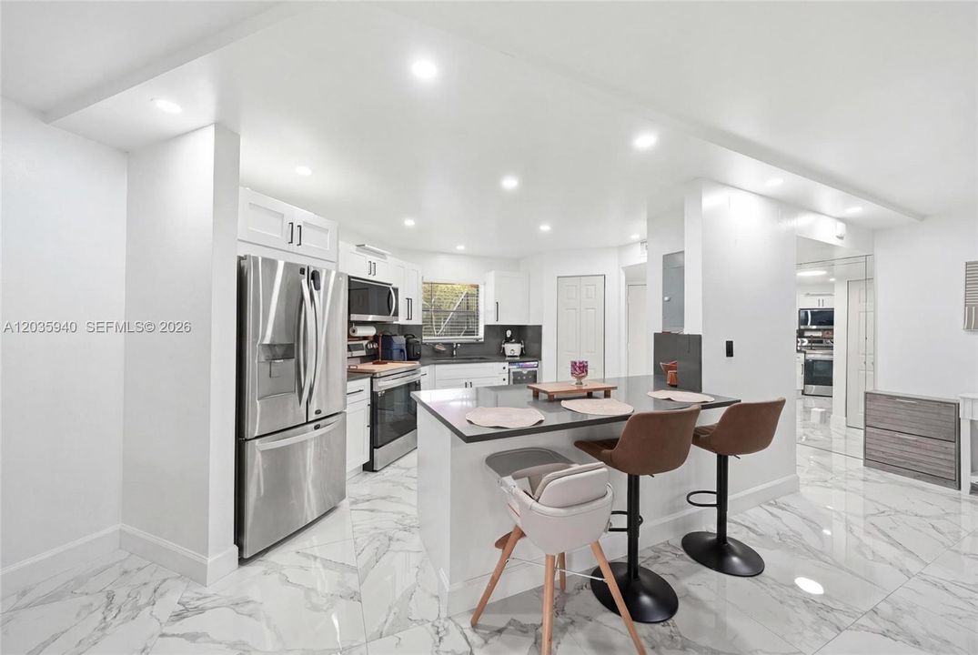 For Sale: $255,000 (2 beds, 2 baths, 1120 Square Feet)