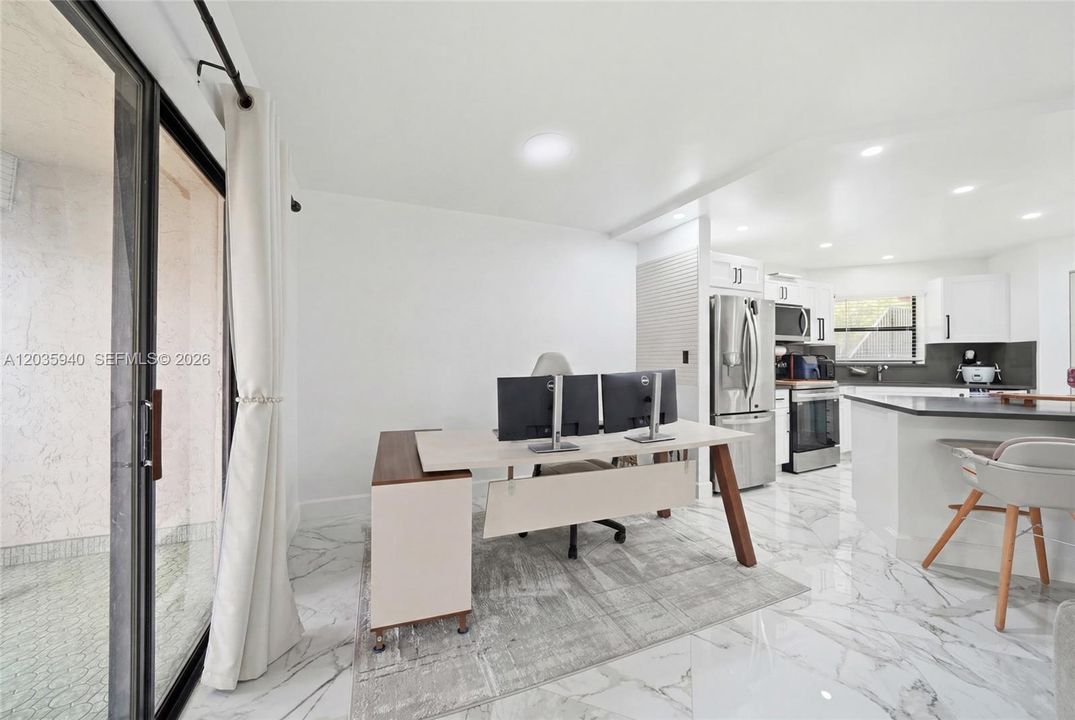 For Sale: $255,000 (2 beds, 2 baths, 1120 Square Feet)