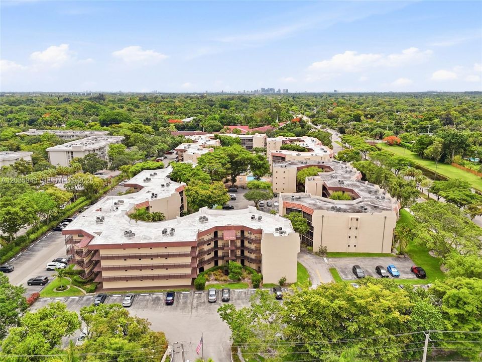 For Sale: $255,000 (2 beds, 2 baths, 1120 Square Feet)