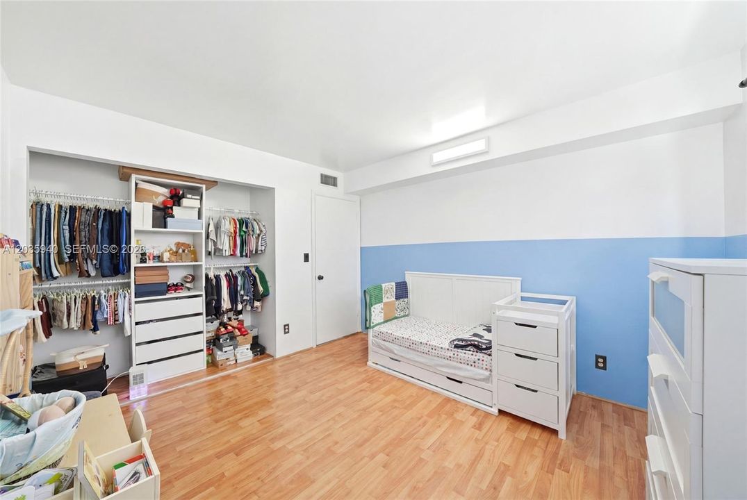 For Sale: $255,000 (2 beds, 2 baths, 1120 Square Feet)