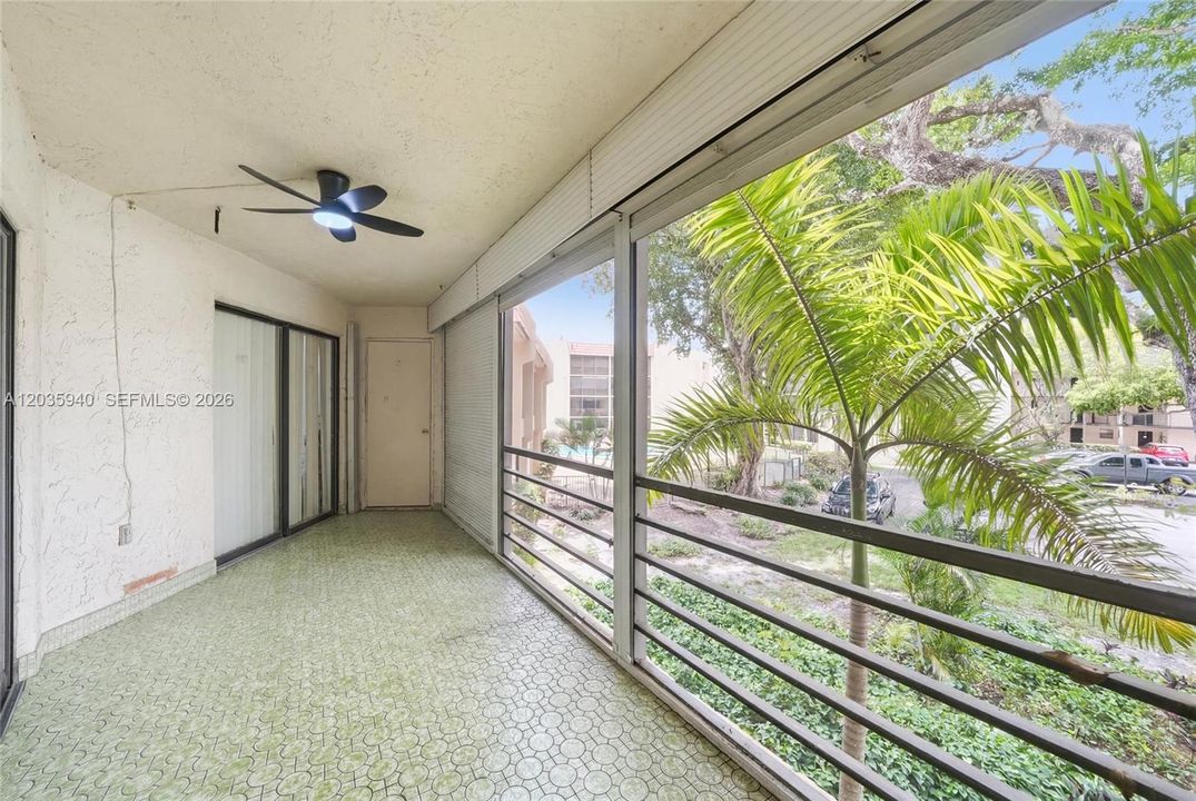 For Sale: $255,000 (2 beds, 2 baths, 1120 Square Feet)
