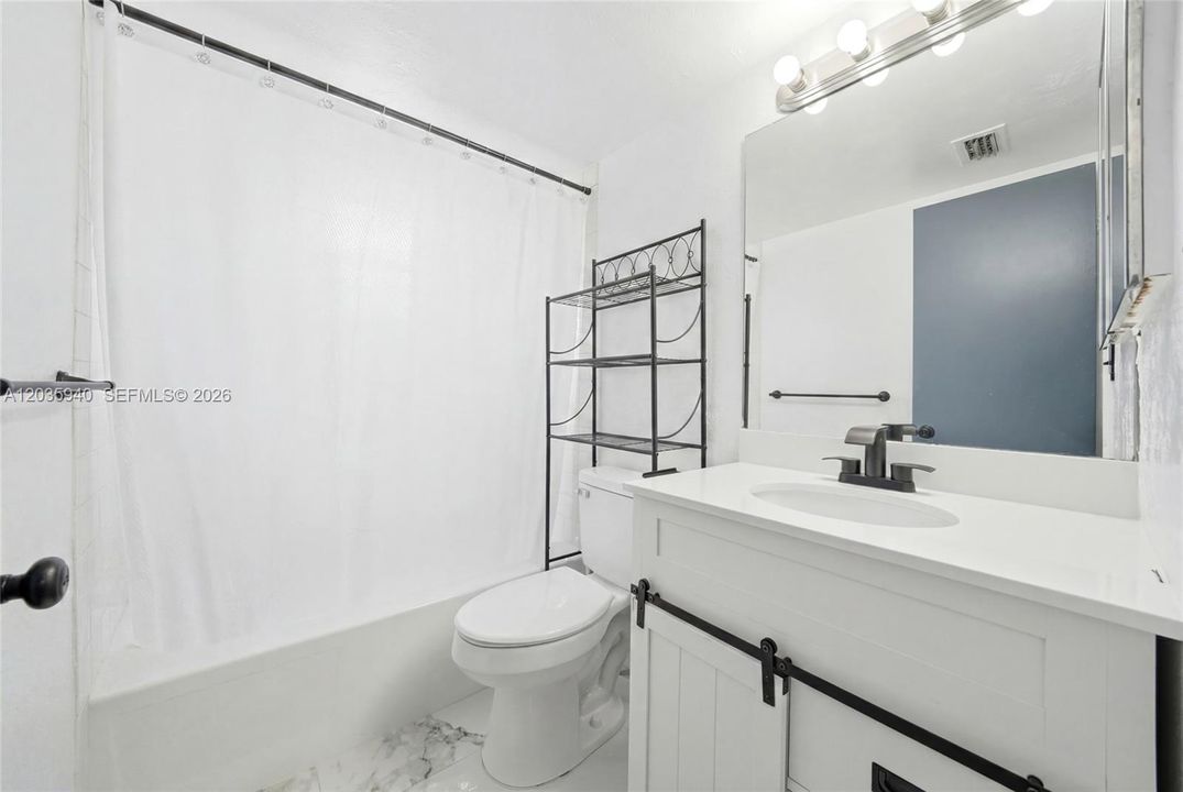 For Sale: $255,000 (2 beds, 2 baths, 1120 Square Feet)