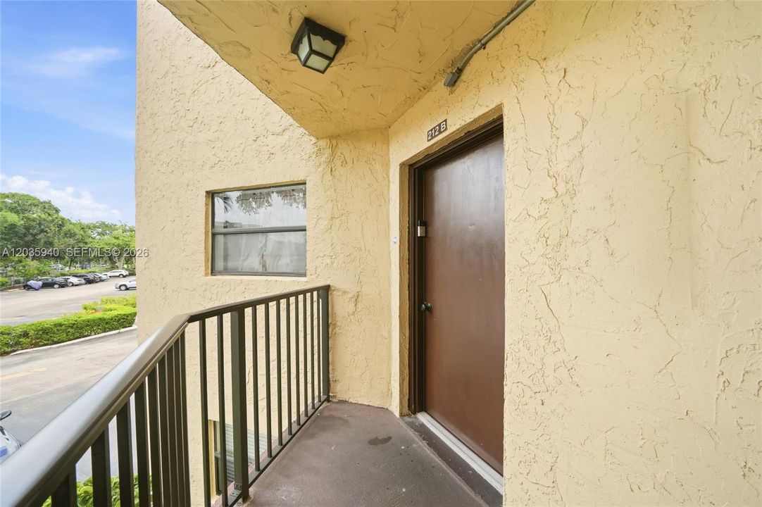 For Sale: $255,000 (2 beds, 2 baths, 1120 Square Feet)