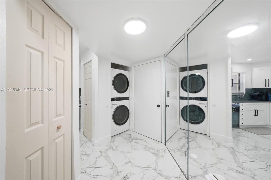 For Sale: $255,000 (2 beds, 2 baths, 1120 Square Feet)