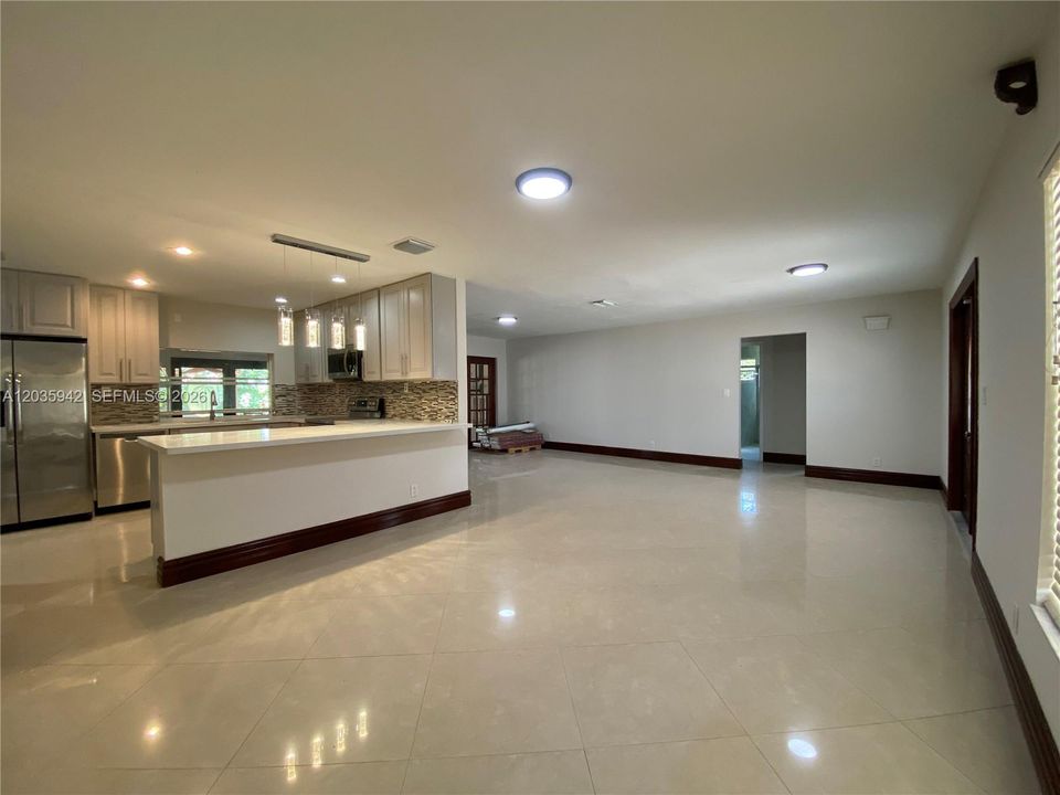 For Rent: $5,600 (5 beds, 3 baths, 3040 Square Feet)